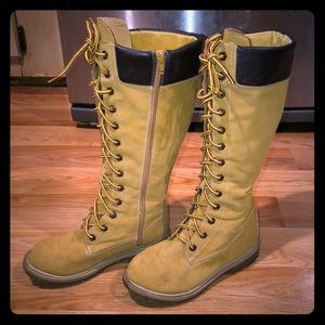 Boots size 6